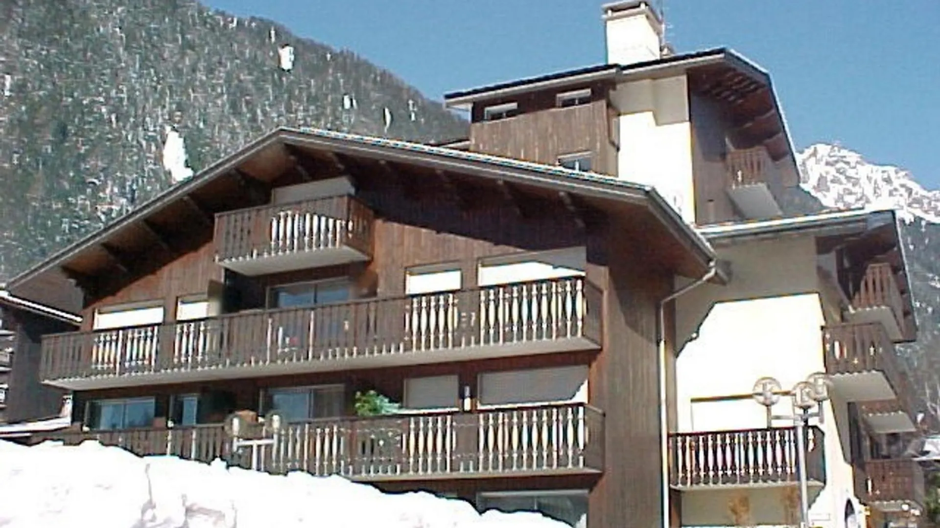 Bel Appartement 2 Pieces Avec Parking A Chamonix - Fr-1-517-39